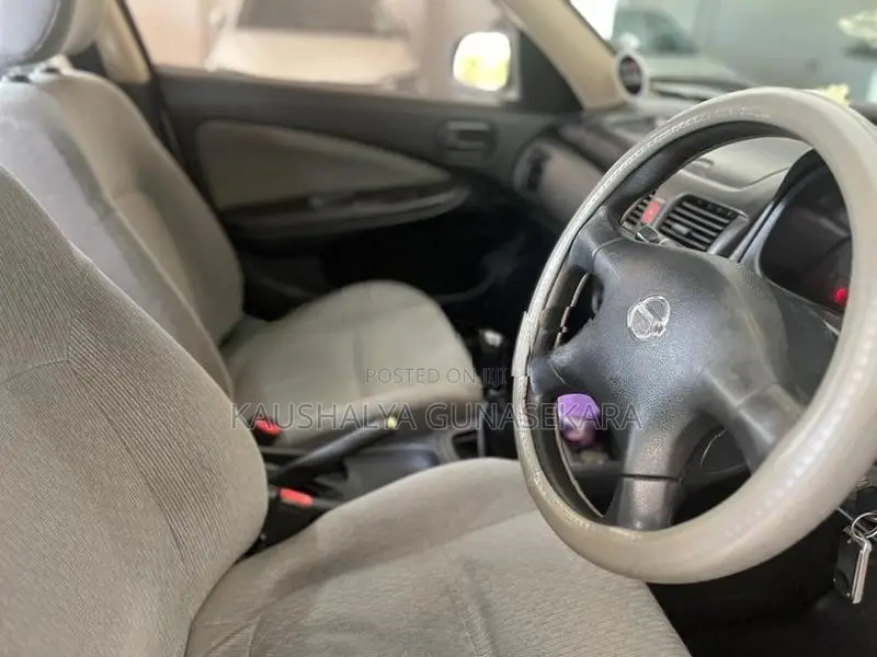 Nissan Sunny 2008