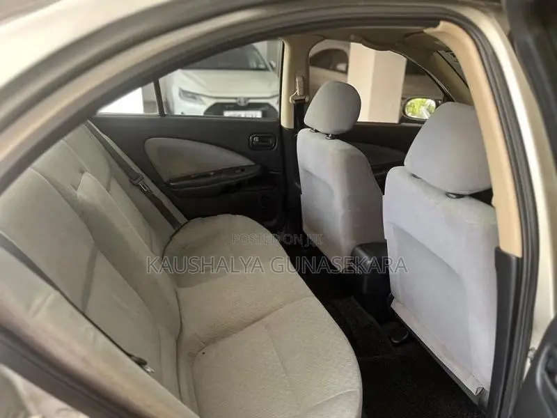 Nissan Sunny 2008