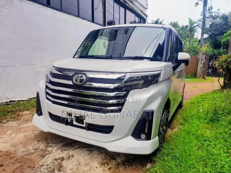 Toyota Roomy Custom G 2024