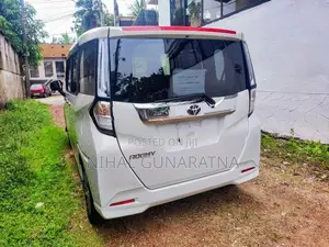 Toyota Roomy Custom G 2024
