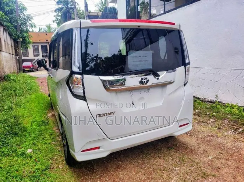 Toyota Roomy Custom G 2024