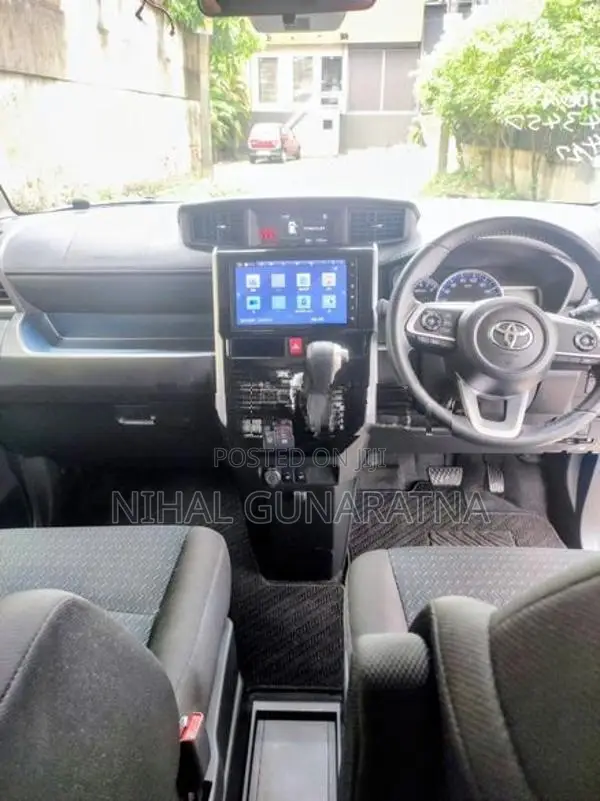 Toyota Roomy Custom G 2024