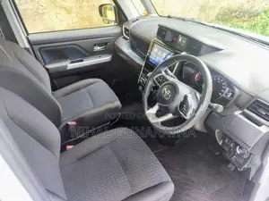 Toyota Roomy Custom G 2024