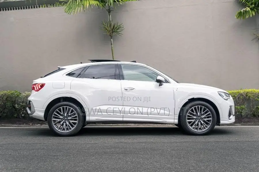 Audi Q3 Sportsback- SUNROOF 2023