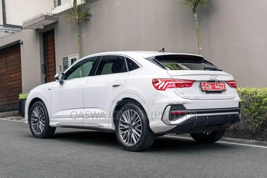 Audi Q3 Sportsback- SUNROOF 2023
