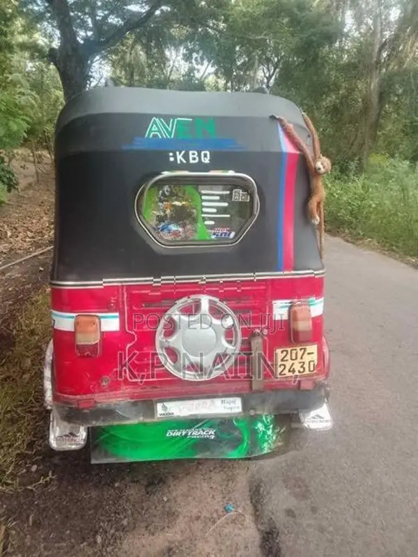 Bajaj RE 2000