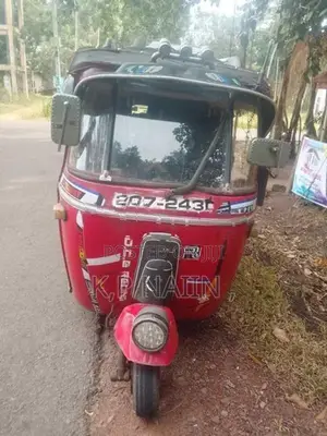 Bajaj RE 2000