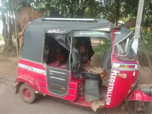 Bajaj RE 2000