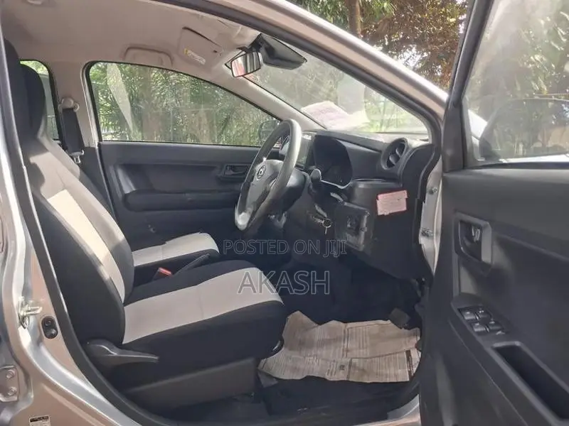 Daihatsu Mira 2023