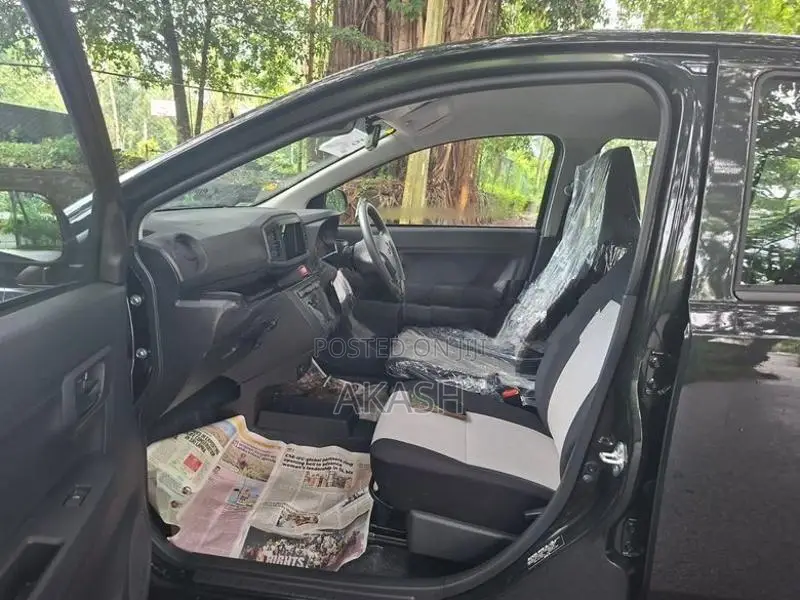 Daihatsu Mira 2024