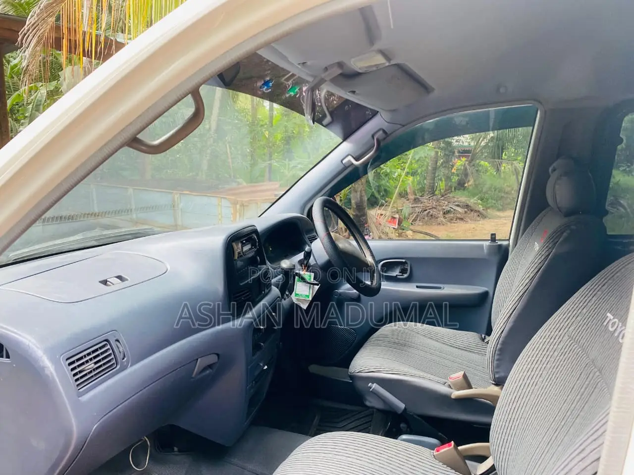 Toyota Noah 2001 White