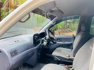 Toyota Noah 2001 White