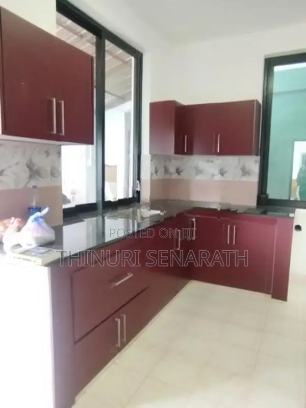 Spacious 6 Bedroom House for Rent in Udahamulla