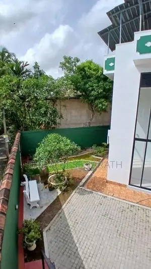 Spacious 6 Bedroom House for Rent in Udahamulla