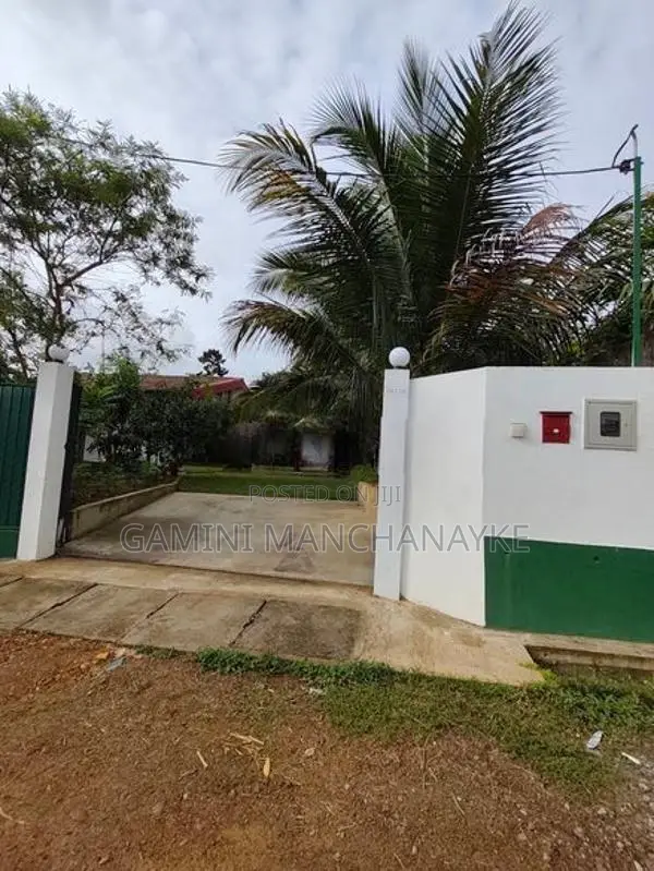 Studio Type Modern House for Sale in Meegoda