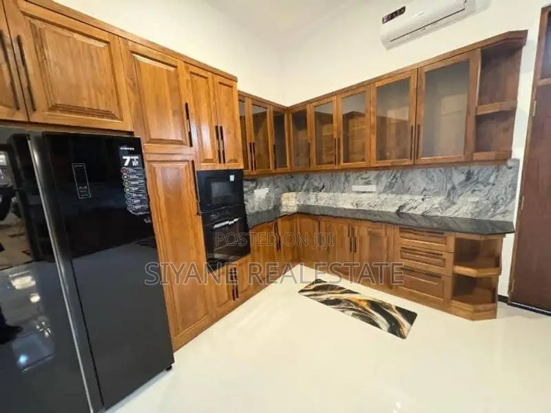 Beautiful Modern Exclusive Luxury Residence for Sale in Battaramulla