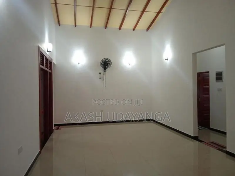 House for Sale in Kahathuduwa