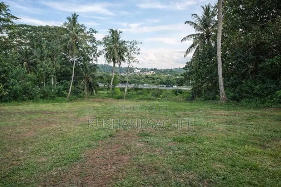 Two Arces Land for Sale Makumbura