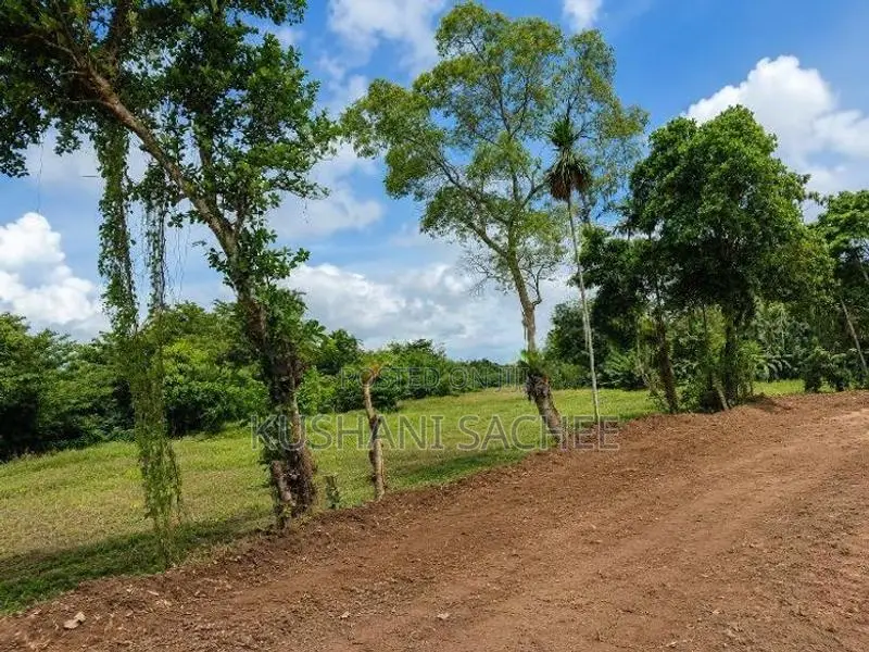 Two Arces Land for Sale Makumbura