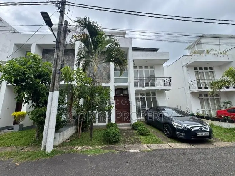 GATED COMMUNITY LUXURY HOUSE FOR SALE IN PILIYANDALA