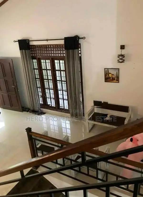 Modern Spacious 3 Story House for Rent in Rathupaswala