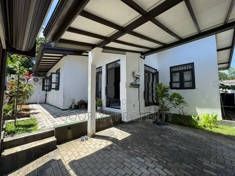 SPACIOUS NEW HOUSE FOR SALE IN PILIYANDALA