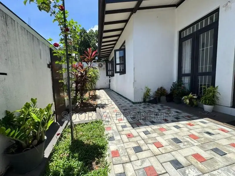 NEWLY BUILD HOUSE FOR SALE IN MORATUWA PILIYANDALA