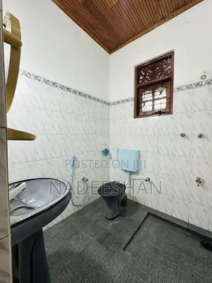 4 Bed Room 2 Bath House For Rent - Kelaniya