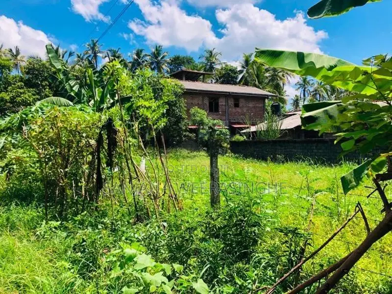 Veyangoda Land for Sale