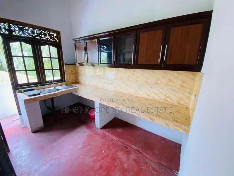 ✴️ Upstairs House for Rent in Piliyandala