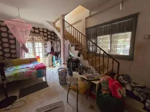 ඉතාම වටිනා පර් 20ක් සමග දෙමහල් නිවස විකිණීමට තිඹිරිගස්කටුව මීගමුව
