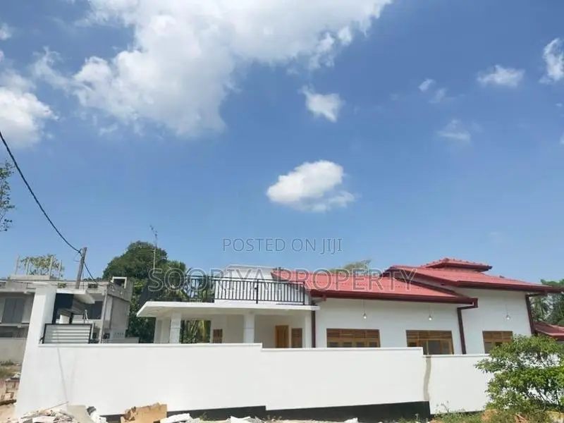 පර්. 10 ක් සමග අතිනවීන තනිමහල් නිවසක් විකිණීමට - PILIYANDALA KIDELPITI