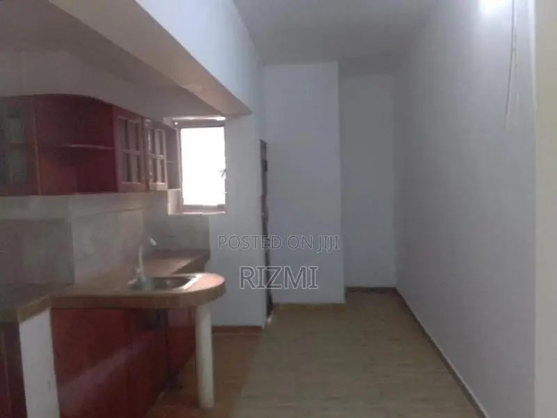 2BR second floor house for rent dehiwala sudarsana rd papaà