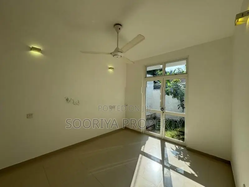 ALMOST BRAND NEW HOUSE FOR SALE IN MORATUWA PILIYANDALA