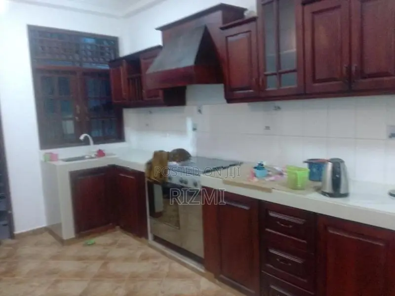 ground floor 2BR house for rent in dehiwala galvihara road