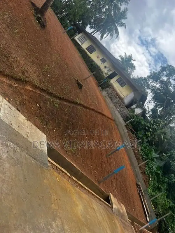 අකුරැස්ස පරදූව ඉඩම් කැබලි හතක් විකිනීමට
