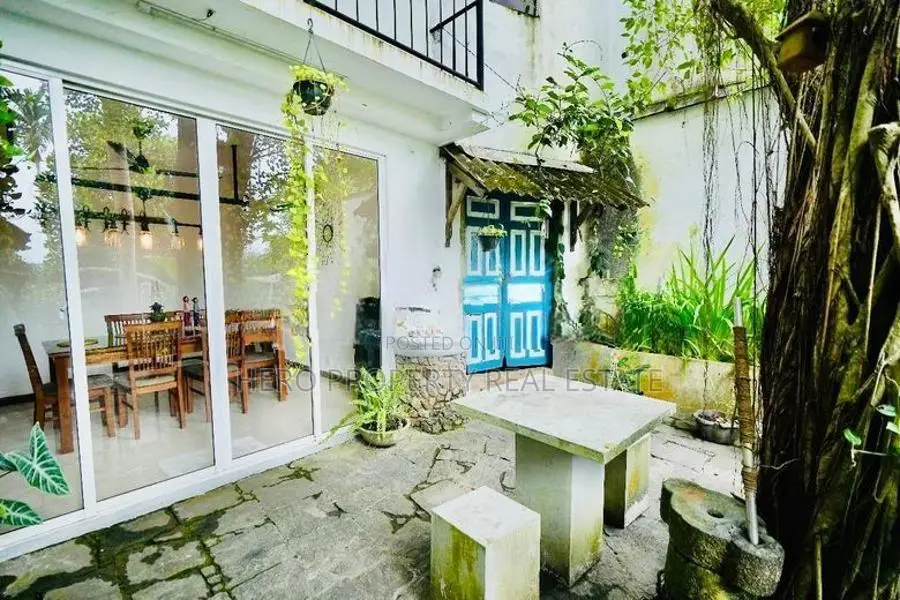 Modern Luxury Quality 4 Story House for Rent in Malabe