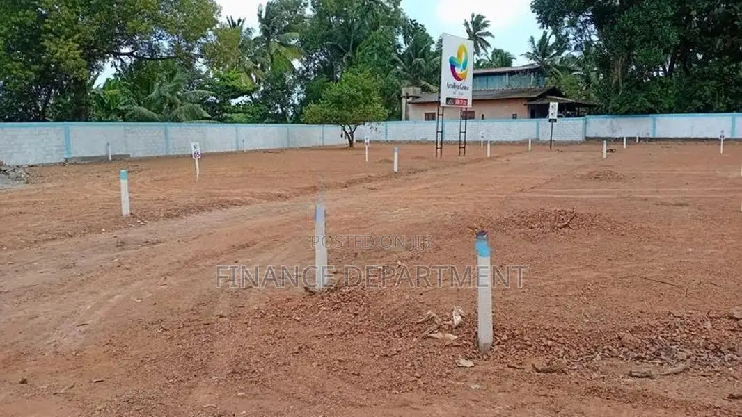 Walking Distance to Colombo 5 Kurunegala Road Ekala