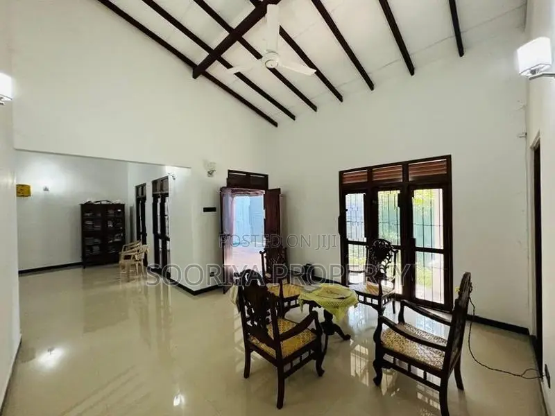 ARCHITECTURAL DESIGNED HOUSE FOR SALE - PILIYANDALA