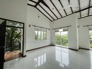 Luxury House for Rent in Pelawatta