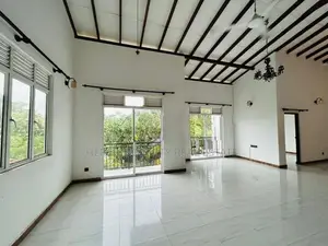 Luxury House for Rent in Pelawatta