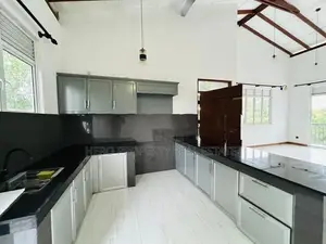 Luxury House for Rent in Pelawatta