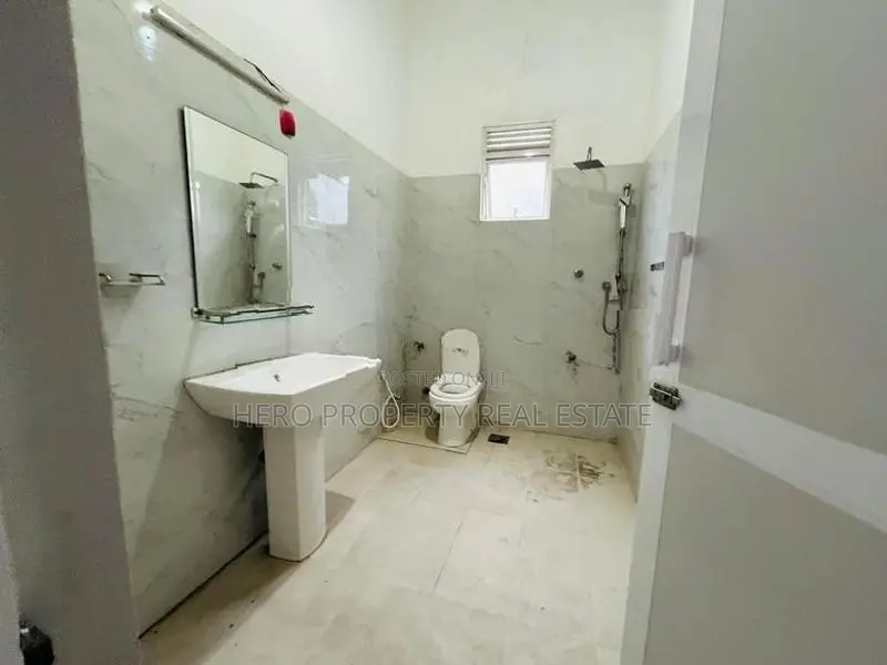 Luxury House for Rent in Pelawatta