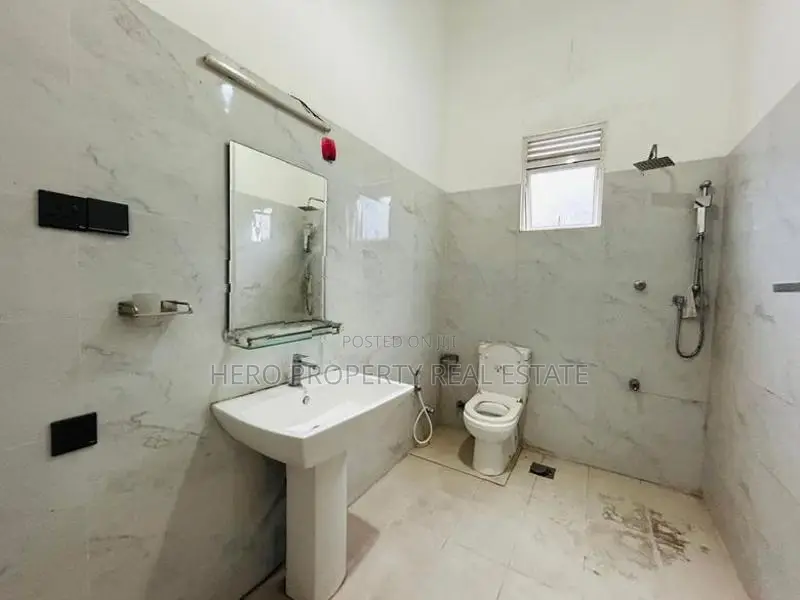 Luxury House for Rent in Pelawatta