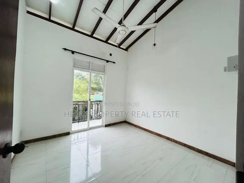 Luxury House for Rent in Pelawatta