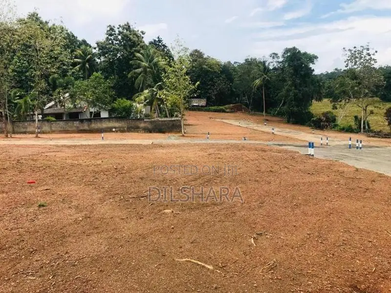 Kekanadura Bus Road Land for Sale