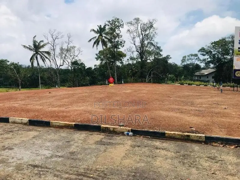 Kekanadura Bus Road Land for Sale