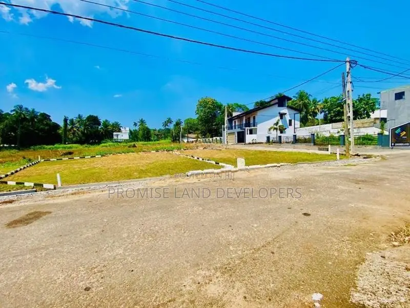 Commercial Land for Sale Athurugiriya City Limits N38