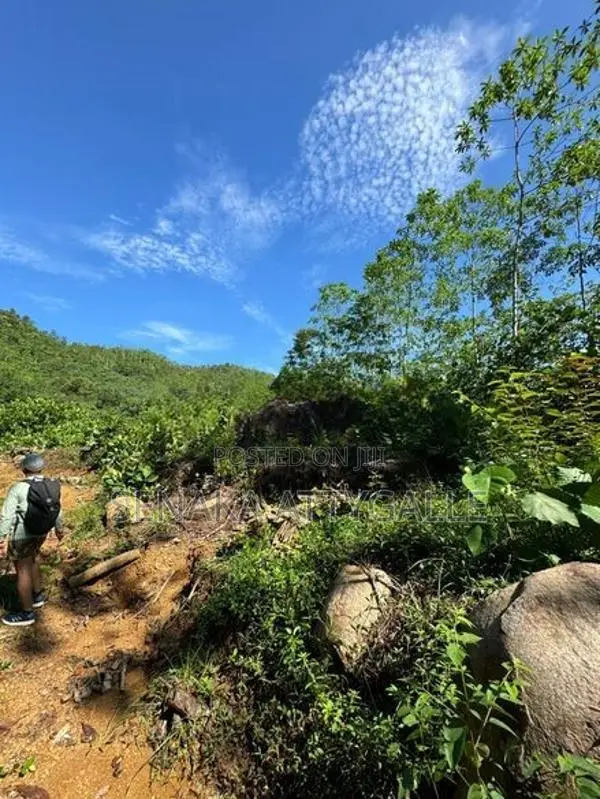 Scenic Land with 180 Degree Mountain Range View in Kiriella