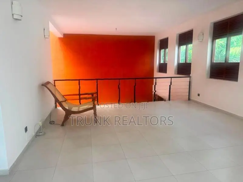 Mount Lavinia 04BR House For Rent (NK11590)